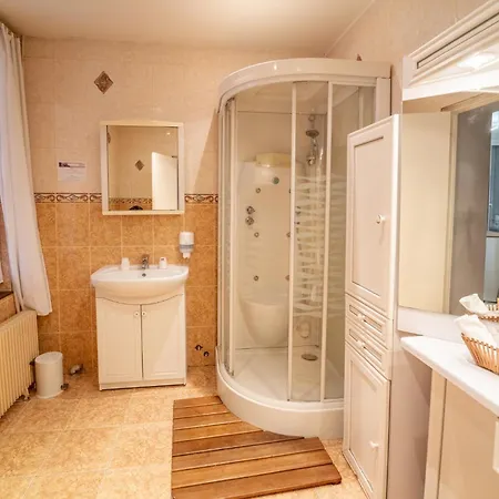 La Diligence فندق