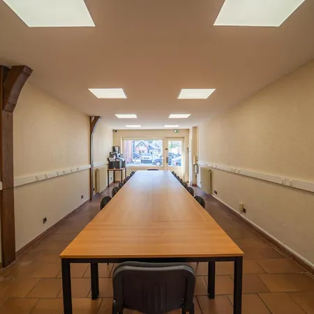 La Diligence فندق