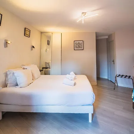 La Diligence فندق 3*