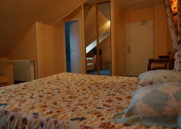 La Diligence Отель Онфлёр