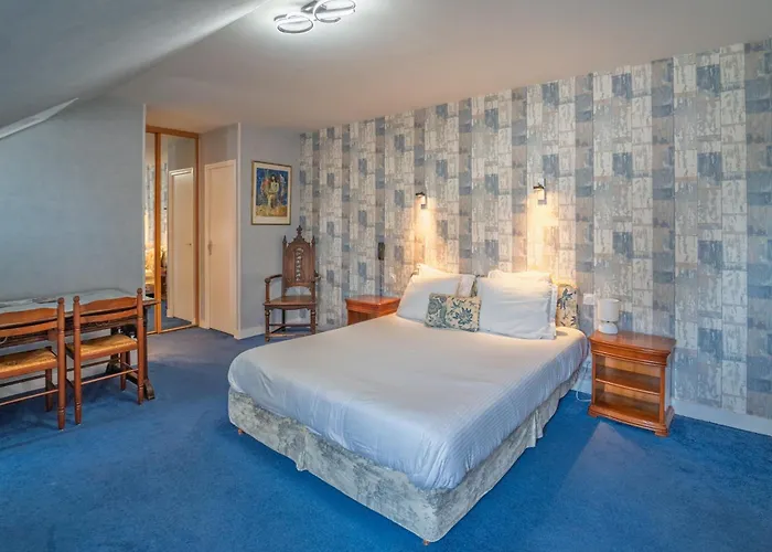 Отель La Diligence Онфлёр